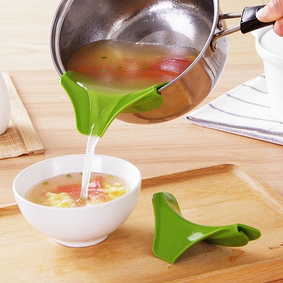 Picture of 1 Pcs Anti-Spill Slicone Slip On Pour soup spout