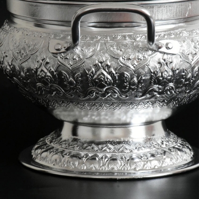 Picture of Aluminum vintage Thai soup pot / food dish crafts  soup dessert containe home accessories(silver)