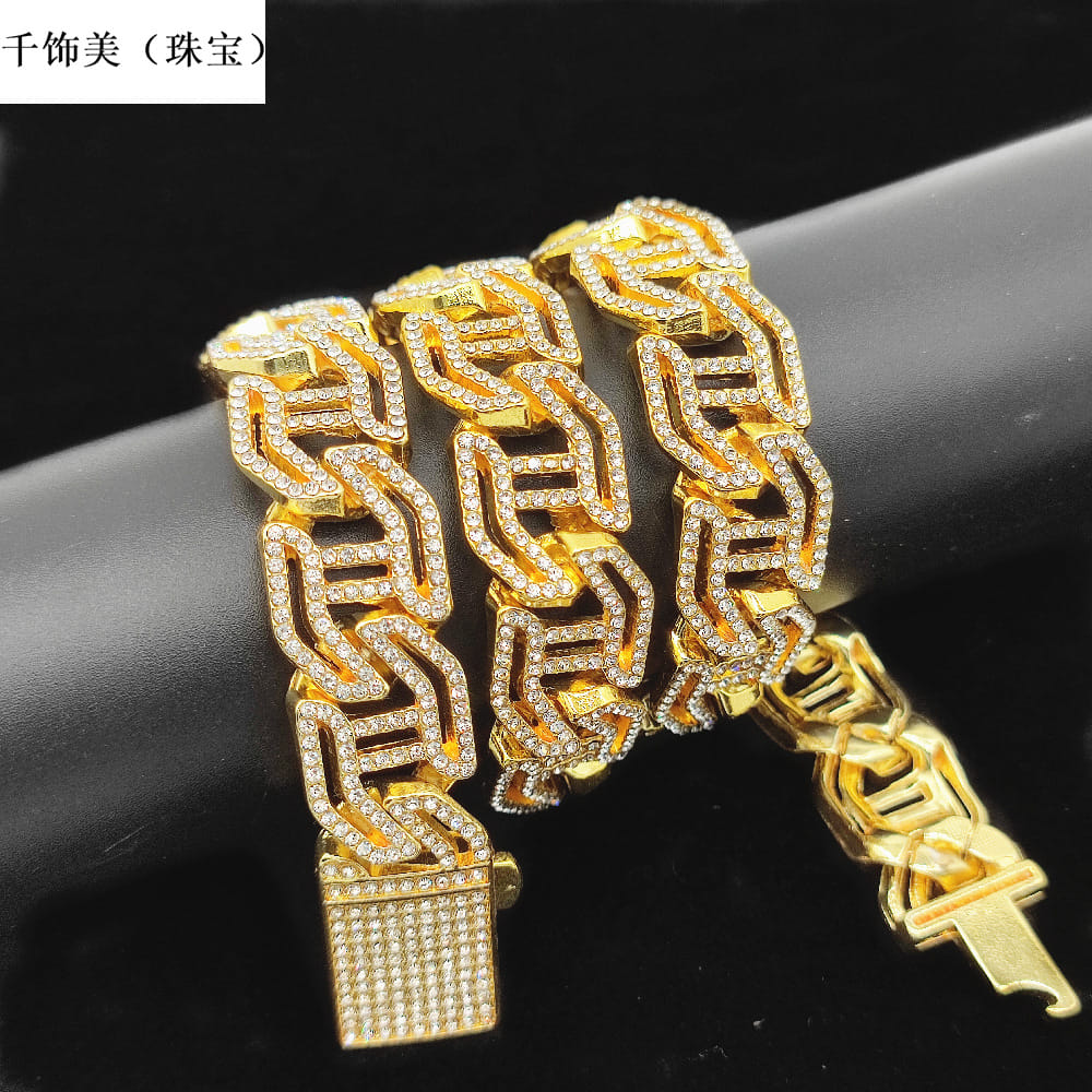 Picture of Trendsetter -Upscale Living -New style Men Cuban Link Chain Bracelet Shiny Rhinestone Inlaid Bangle Jewelry- Inventive Choice
