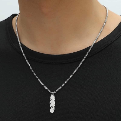 Picture of Stainless Steel Hawk Eagle Necklace Fly Animal Bird Falcon Pendant Chain For Men