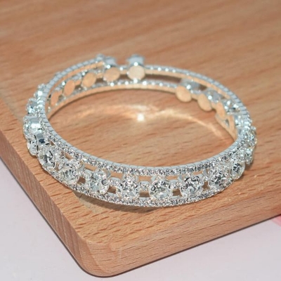 Picture of Fashion Crystal Bracelet For Women Wedding Bracelet Hand Jewelry Rhinestones Bracelet For Women Bridal Jewelry Gift