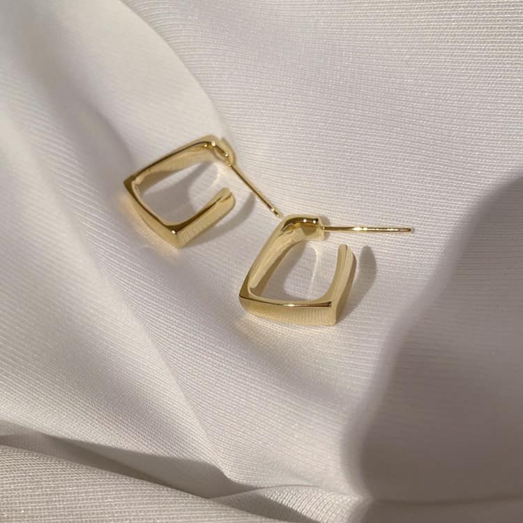Picture of Antique Geometric Multi-Function Stylish European and American Style Basic Gold Earrings One Pair