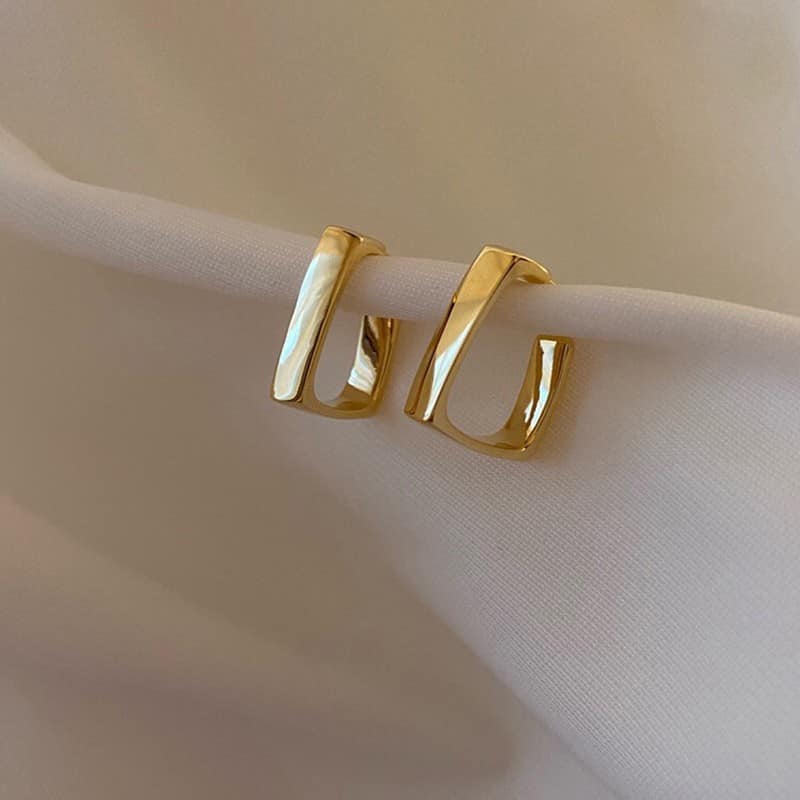 Picture of Antique Geometric Multi-Function Stylish European and American Style Basic Gold Earrings One Pair