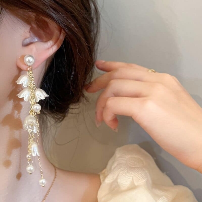 Picture of Blue Bell Flower Pearl Earrings Suitable for Women Korean Temperament Long Tassel Earrings Sweet New Design
