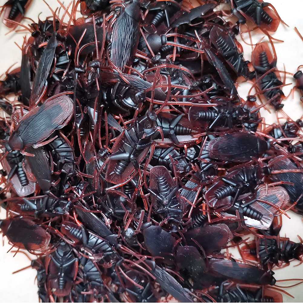 Picture of Simulation Plastic Cockroach Toy Realistic Insect Prank Funny Toys