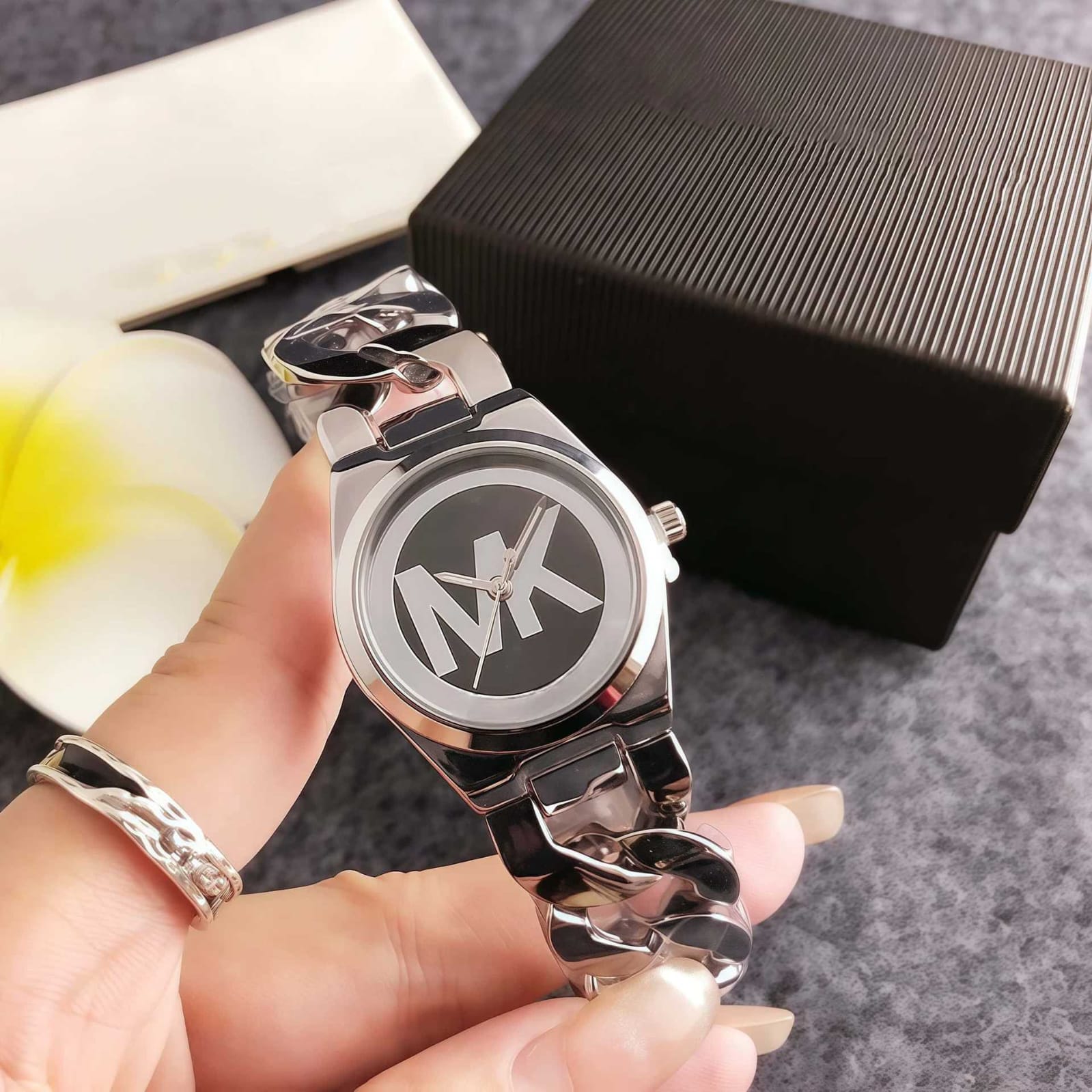 Picture of Mk Luxury Fashion Stainless Steel Imported Wuartz Movement Ladies Wristwatch For Women