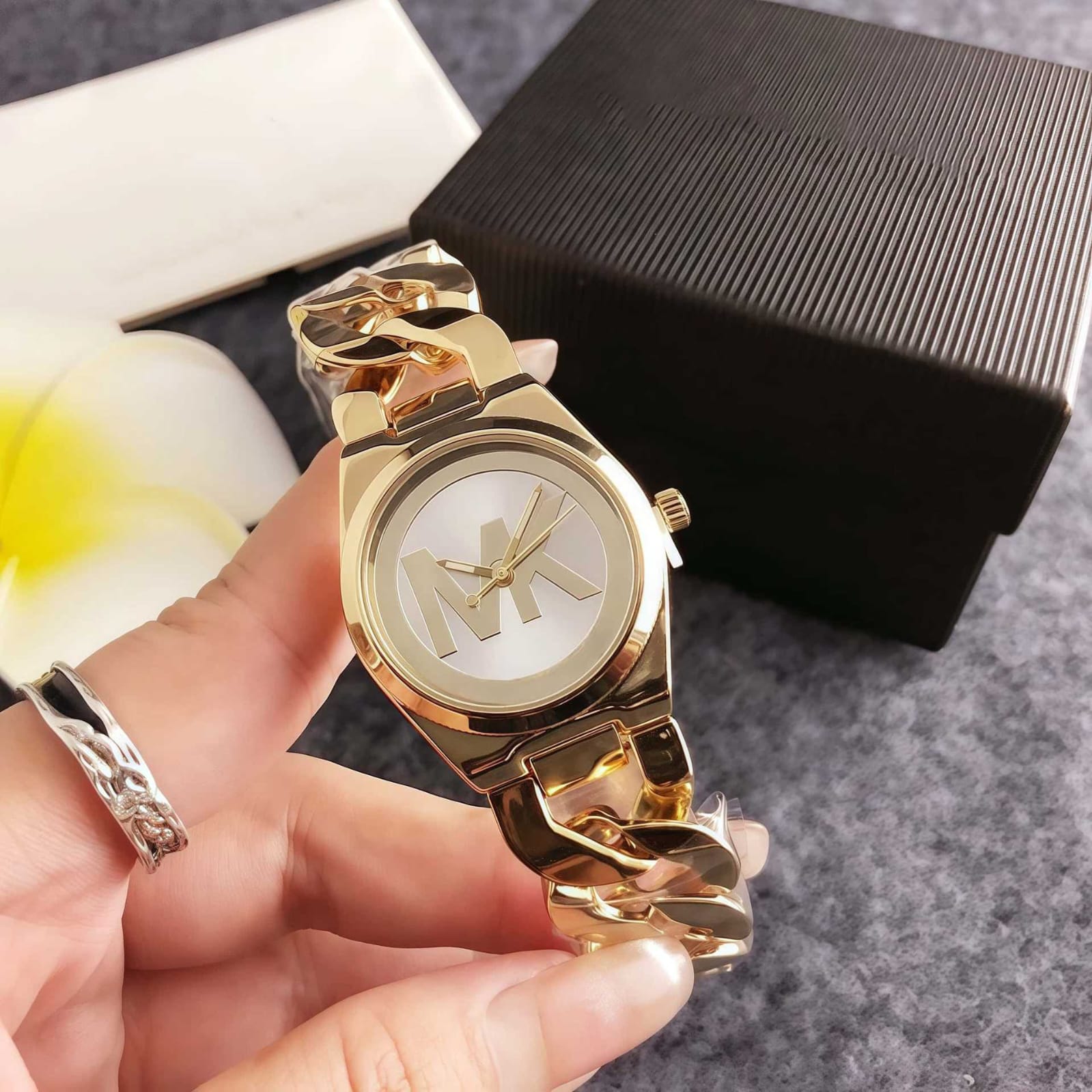 Picture of Mk Luxury Fashion Stainless Steel Imported Wuartz Movement Ladies Wristwatch For Women