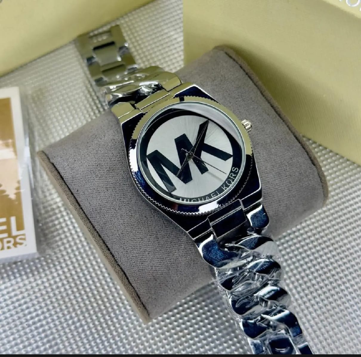 Picture of Mk Luxury Fashion Stainless Steel Imported Wuartz Movement Ladies Wristwatch For Women