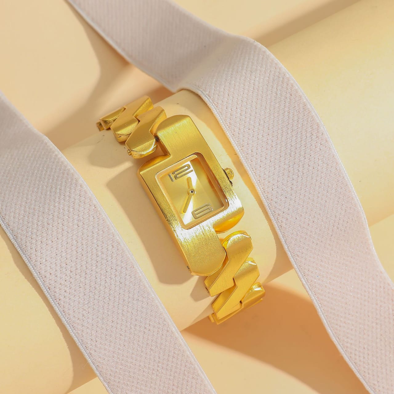 Picture of Stylish & Fashionable  Elegant Rhombus Mirror Original Quartz Ladies Watch