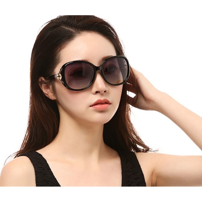Picture of Premium Quality Fashion Sunglass For Women ( Black )