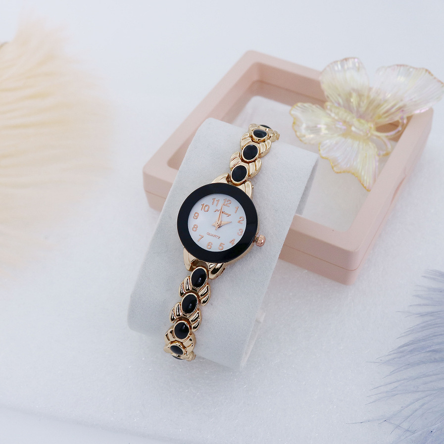 Picture of Luxury Fashion Stainless Steel Imported Wuartz Movement Ladies Wristwatch For Women