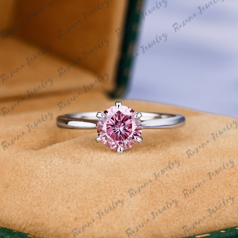 Picture of New Fashion Classic Silver color Women Finger Ring