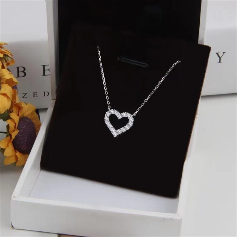 Picture of Women Pendant Clavicle Chain Silver Butterfly Necklace Chain