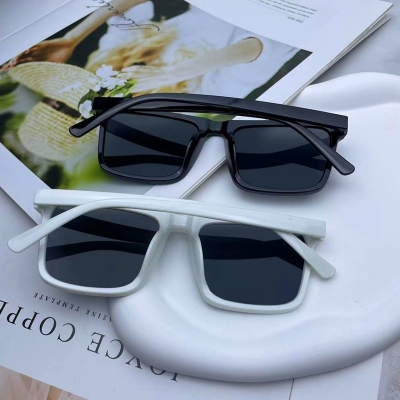 Picture of New Trendy Look Very Stylish White Sunglass for Men White