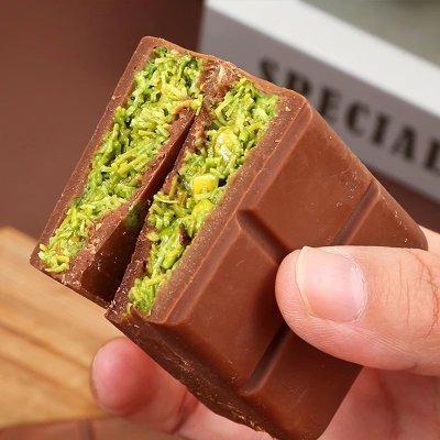 Picture of Viral Dubai Pistachio Knafeh Chocolate Bar (40 gm)
