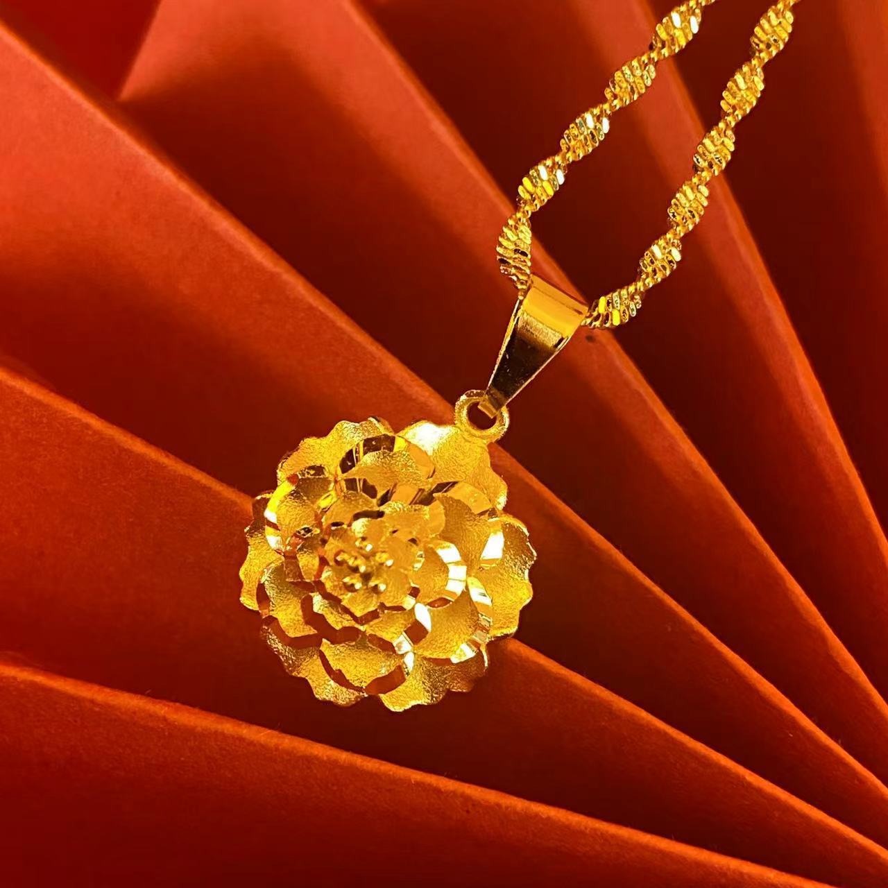 Picture of New Gold Plated Flower Pendant Necklace for Women