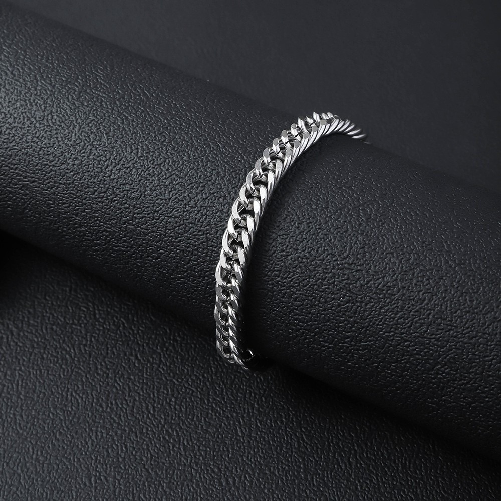 Picture of Men's 8mm Gold/Black Cuban Link Chain Bracelet  Stainless Steel