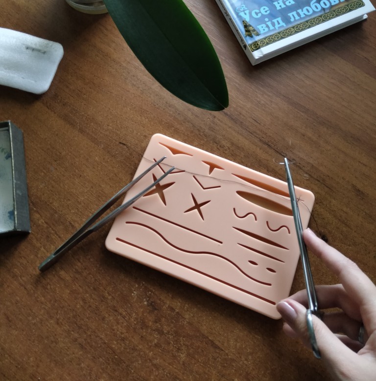 Picture of Reusable Surgical Medical Practice Traumatic Simulation Wounds Training Teaching Model Suture Kit Pad Silicone Fake Skin Suture