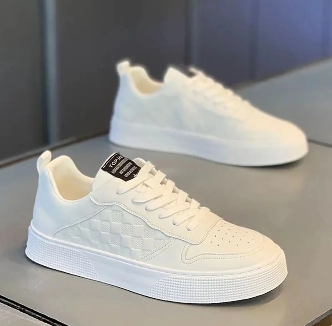 Picture of Stylish and Fashionable Winter and Summer Exclusive Sneakers Converse Shoes for Men