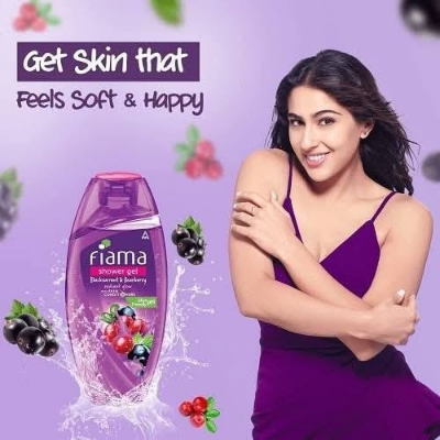 Picture of Fiama Blackcurrant & Bearberry Radiant Glow Shower Gel- 250ml - Bearberry