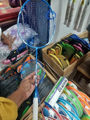 Picture of Chishengdi Badminton Racket String Tension 32 LBS Fully complete Racket