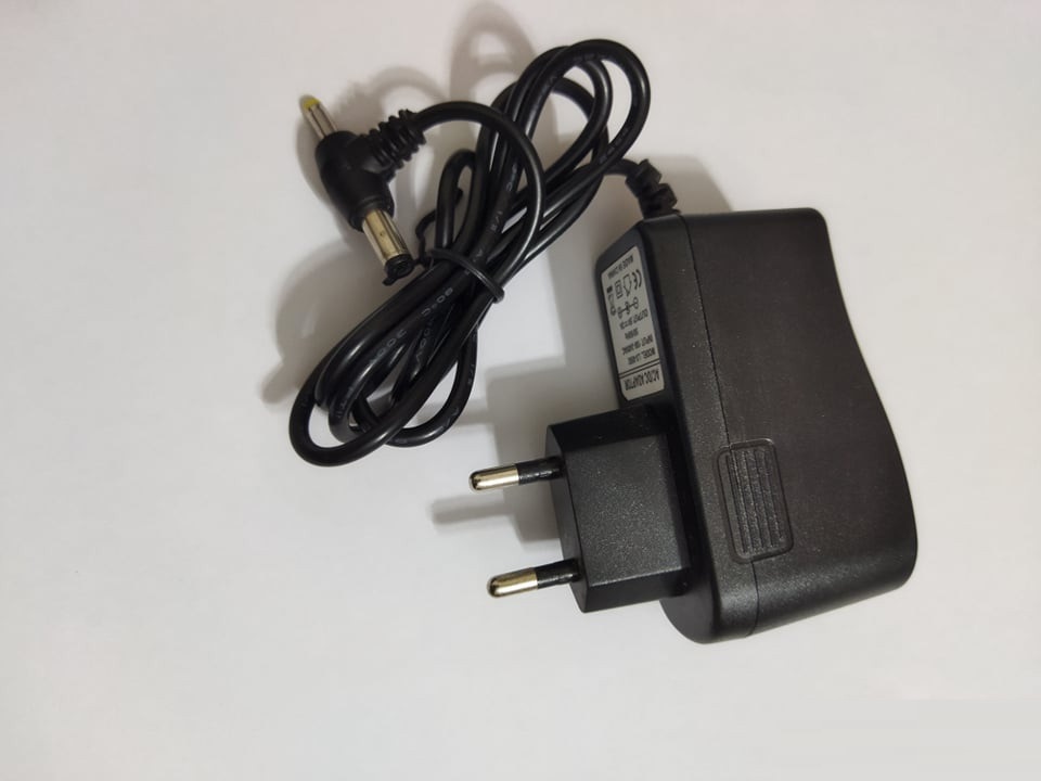 Picture of 5V 1A Chargers NORMAL Quality AC 220V To DC 5V 1A Power Supply Adapters Wall Plug Charger Black