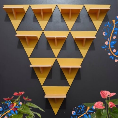 Picture of 10 Pcs Wall Mounted Shelf Showpiece/Flower Stand With Magic Tape For Easy Hanging