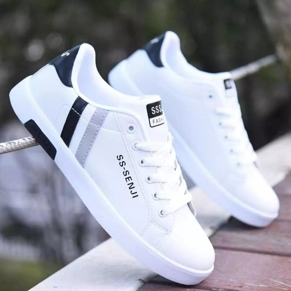 Picture of Versatile -Stylish And Fashionable Winter And Summer Exclusive Sneakers Converse Shoes For Men - Shoe For Boys - White Shoes- Avant-garde