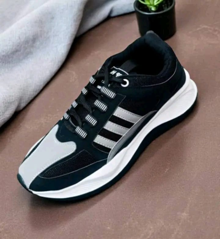 Picture of Premium New Collection Better Choice Stylish and Fashionable Exclusive Low Top Sneakers Converse for Men - Comfortable and Suitable for All Seasons Premium New Collection Better Choice Stylish and Fashionable Exclusive Low Top Sneakers Converse for Men -