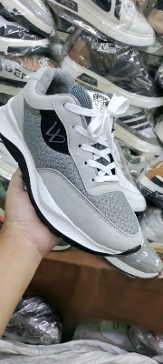 Picture of Hot Collection Stylish and Fashionable Low Top Summer and Winter Exclusive Converse Sneakers for Men - Comfortable and Suitable for All Seasons