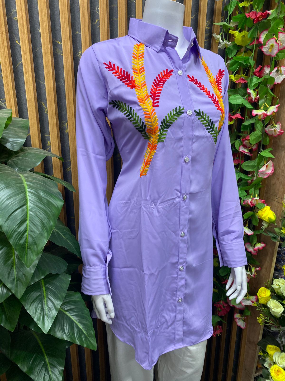 Picture of Stylish Kashmiri Cotton Tops for Women. Stylish Kashmiri Cotton Kashmiri Kurta / Short Kamiz for Women