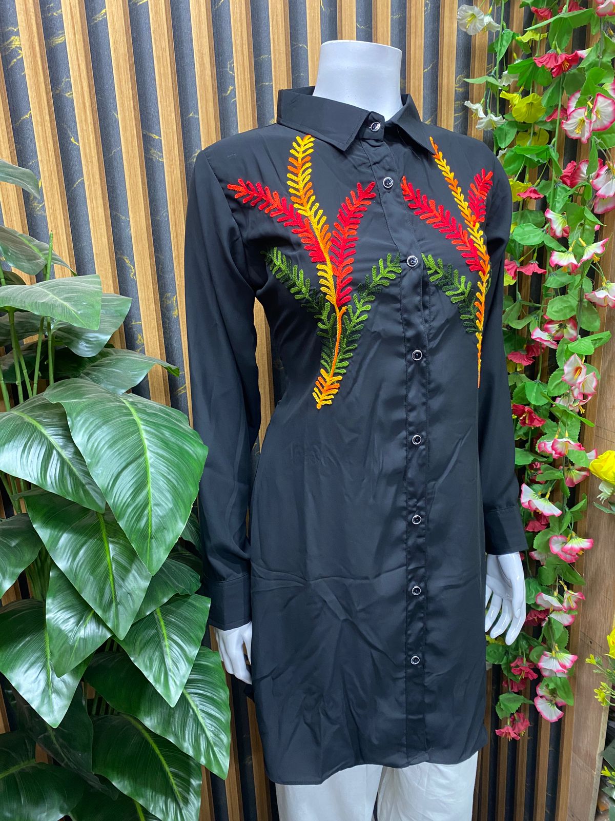 Picture of Stylish Kashmiri Cotton Tops for Women. Stylish Kashmiri Cotton Kashmiri Kurta / Short Kamiz for Women