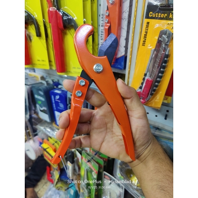 Picture of 32mm PVC Pipe Cutter  Professional Pipe Cutting Tool - Orange