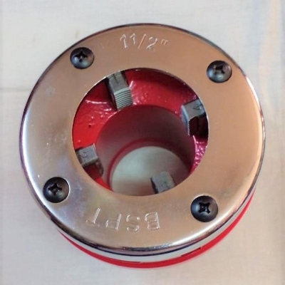 Picture of 1.5 Inch  Ratchet Pipe Threading Die Head | Heavy Duty Alloy Steel Thread Cutter Tool for Plumbing & Metal Pipe - Red