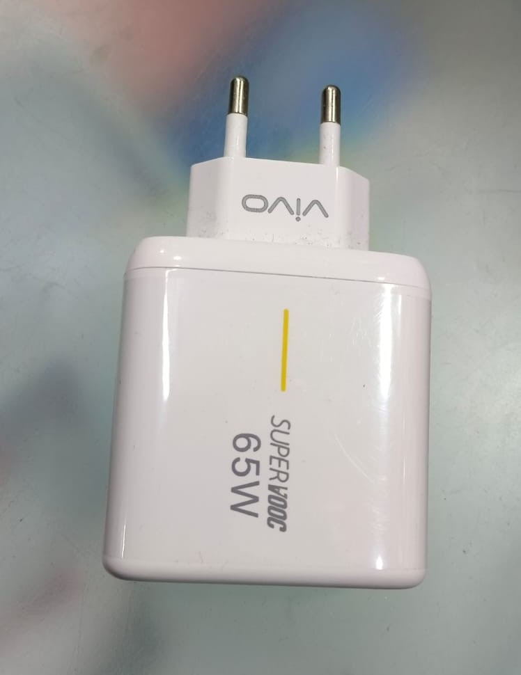 Picture of Vivo 65W Not Fast Charging Adapter