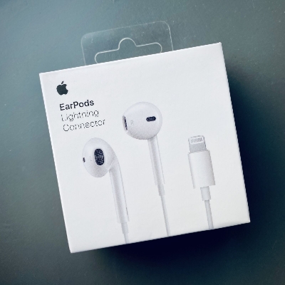 Picture of iphone EarPods with Lightning Connector In Ear Earphone With Microphone For iphone Direct connection