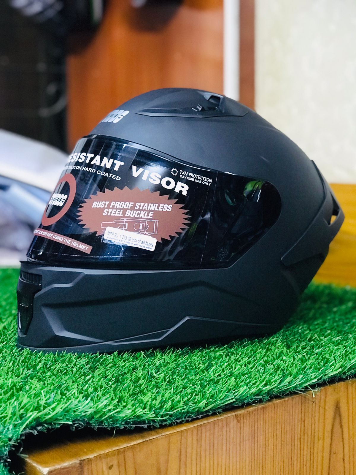 Picture of Studds Raider Super Isi Certified Full Face Helmet for Motorcycling with Spoiler&Clear Visor (Black-L) (Matte Black)