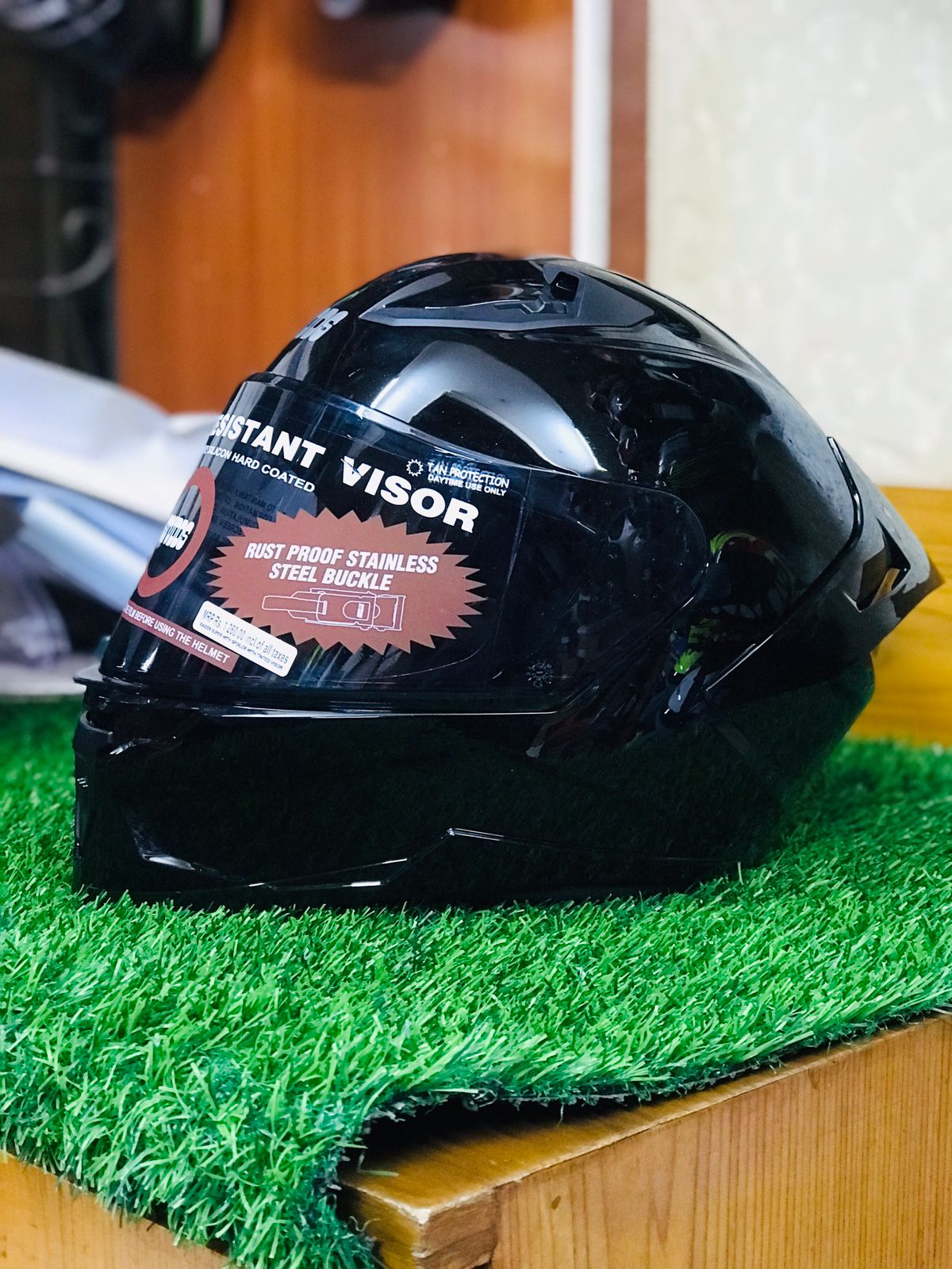 Picture of Studds Raider Super Isi Certified Full Face Helmet for Motorcycling with Spoiler&Clear Visor (Black-L) (Black)