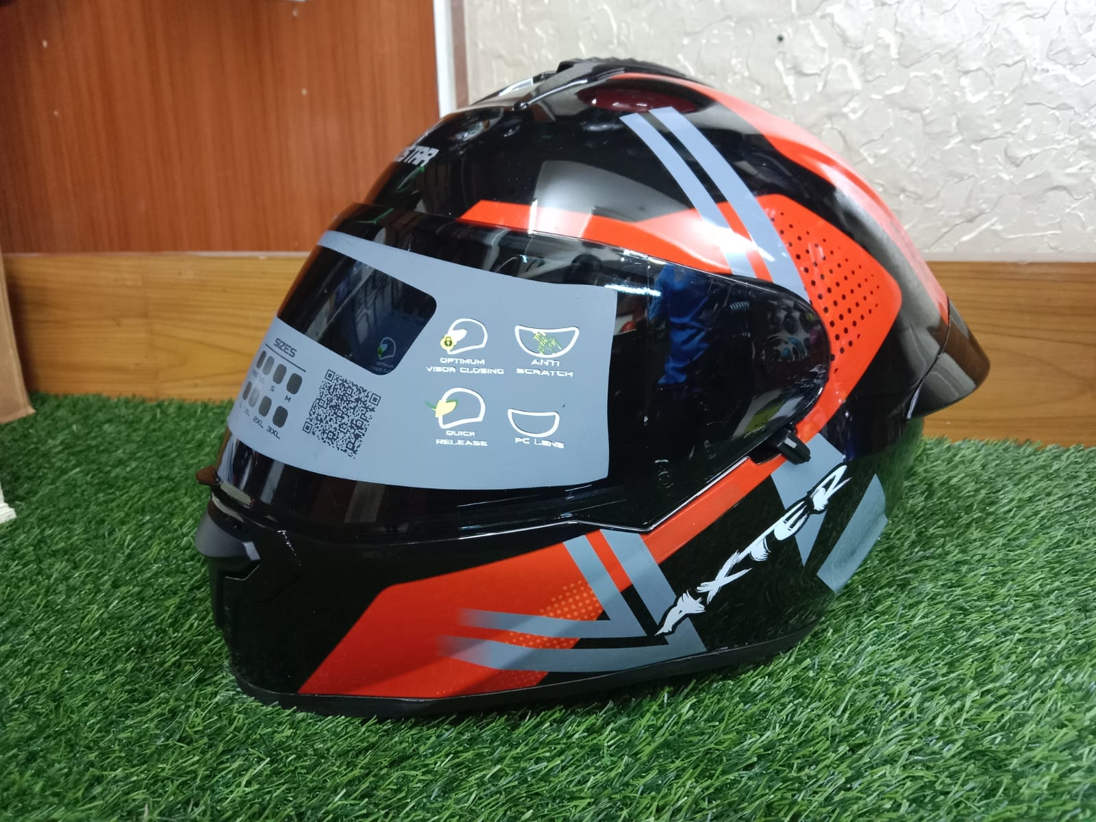 Picture of AEROSTAR AXTER Full Face Glossy Black Helmet ISI And Dot Certified (Red and Black)