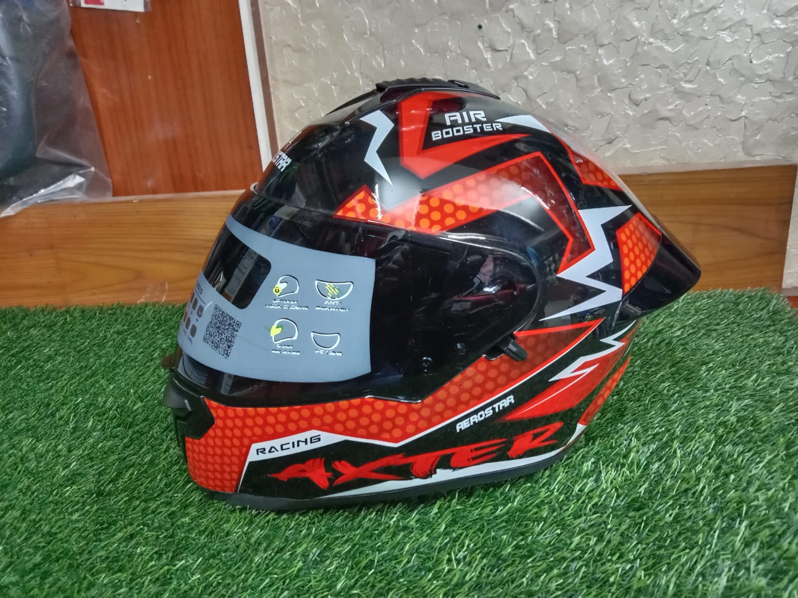 Picture of AEROSTAR AXTER Full Face Glossy Black Helmet ISI And Dot Certified (Red and Black)
