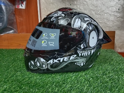 Picture of AEROSTAR AXTER Full Face Glossy Black Helmet ISI And Dot Certified (Black grey)
