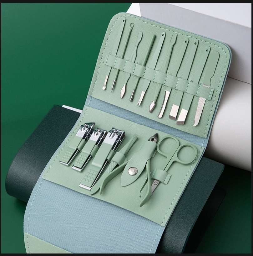 Picture of 16 Pcs Set Manicure Tool Set Pedicure Manicure,16pcs ar nail cutter set