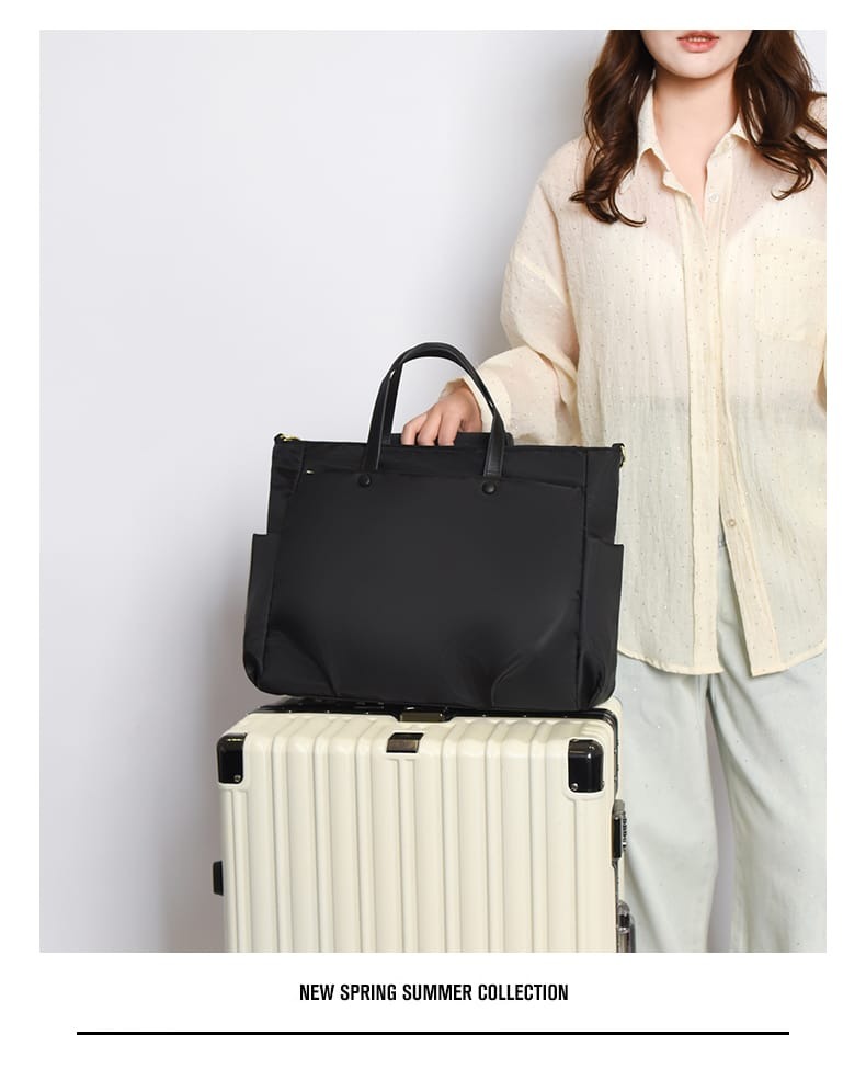 Picture of Waterproof Wear-resistant Handbag for Women, Soft Solid Shoulder Bag