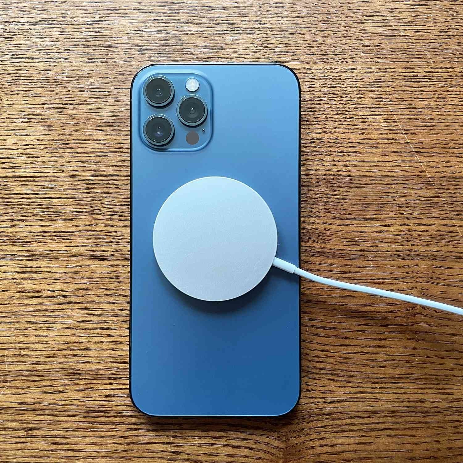 Picture of New For Apple Iphone 20W MagSafe Magnetic Wireless Charger (PD Supported)