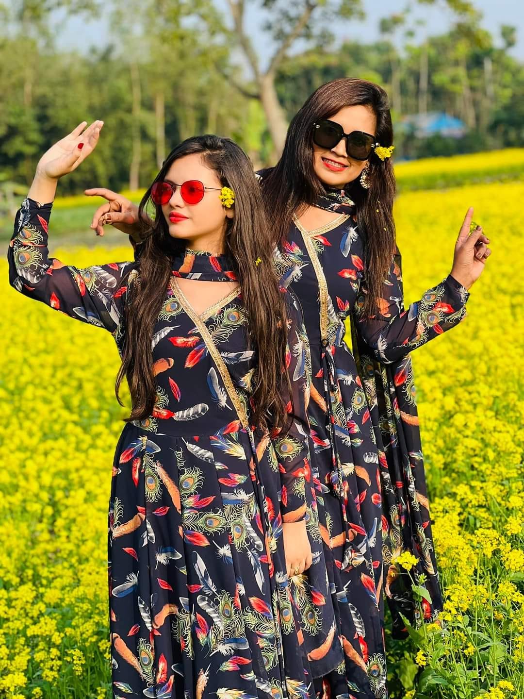 Picture of Readymade Unique Moyur Gown with Inner and Orna Alex Georgette Purple Color Free Size Salwar Kameez Suits For Women - Purple