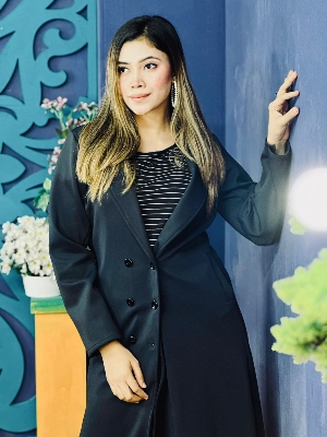 Picture of Women Fashionable Winter fur overcoat Black Color trending best quality china winter fabric Jackets Coats for women - Black