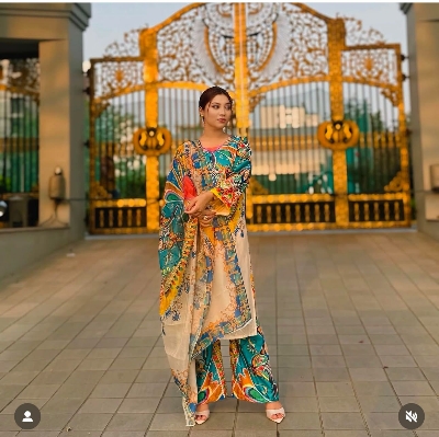 Picture of 𝐃𝐢𝐠𝐢𝐭𝐚𝐥 𝐩𝐫𝐢𝐧𝐭 𝟑𝐩𝐢𝐜𝐞𝐬 original dubai silk with full les work for women's and girls - digital pinrt