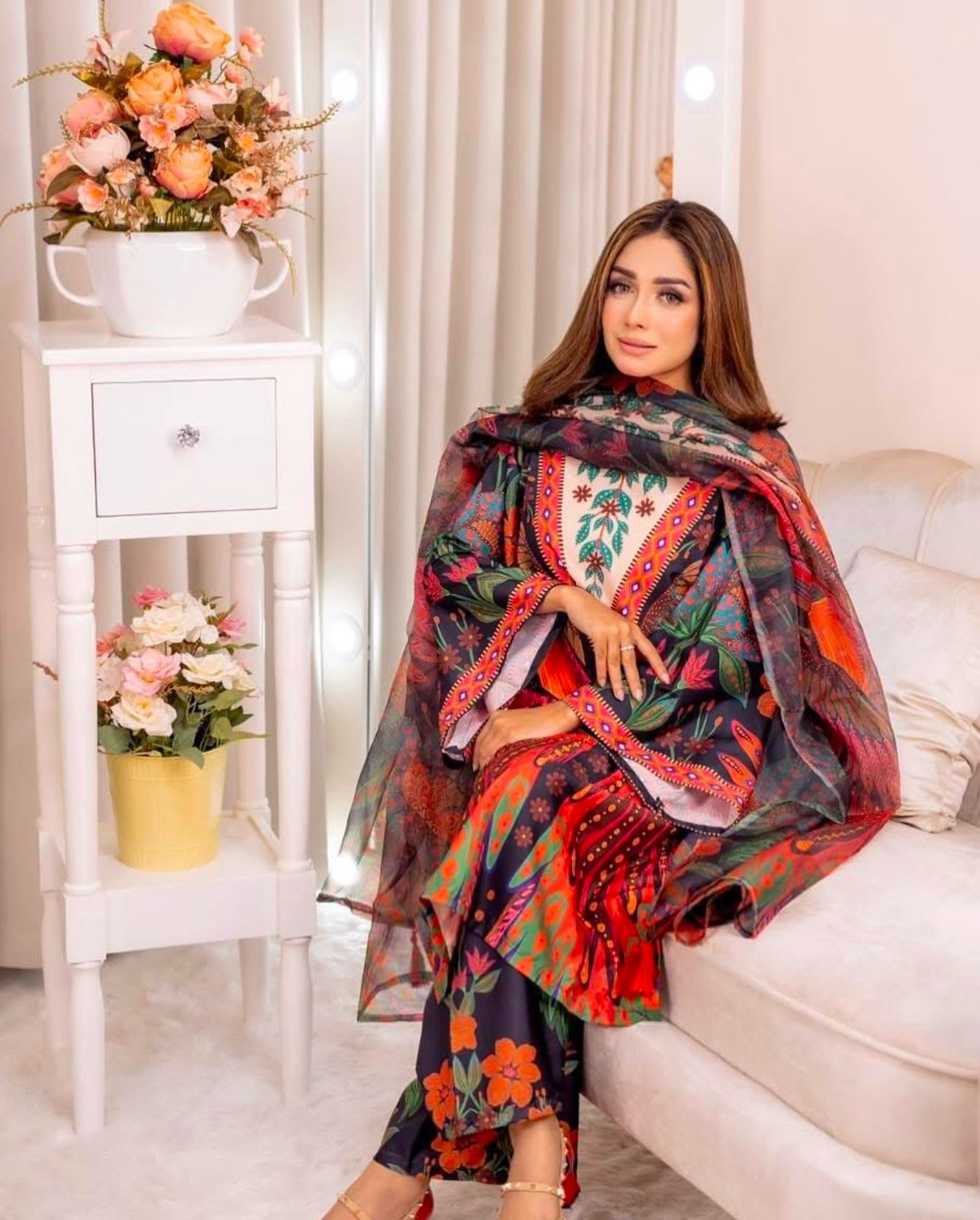 Picture of 𝐃𝐢𝐠𝐢𝐭𝐚𝐥 𝐩𝐫𝐢𝐧𝐭 𝟑𝐩𝐢𝐜𝐞𝐬 original dubai silk with full les work for women's and girls - digital pinrt
