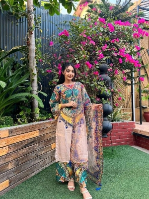 Picture of 𝐃𝐢𝐠𝐢𝐭𝐚𝐥 𝐩𝐫𝐢𝐧𝐭 𝟑𝐩𝐢𝐜𝐞𝐬 original dubai silk with full les work for women's and girls - digital pinrt