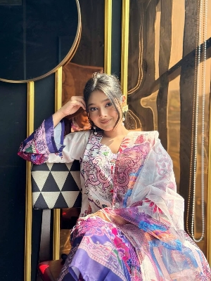 Picture of 𝐃𝐢𝐠𝐢𝐭𝐚𝐥 𝐩𝐫𝐢𝐧𝐭 𝟑𝐩𝐢𝐜𝐞𝐬 original dubai silk with full les work for women's and girls - digital pinrt